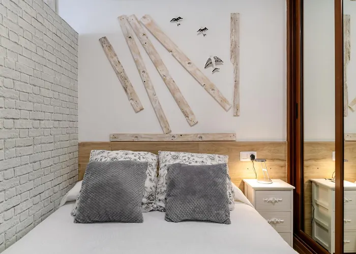 Vista Blanca Room 1